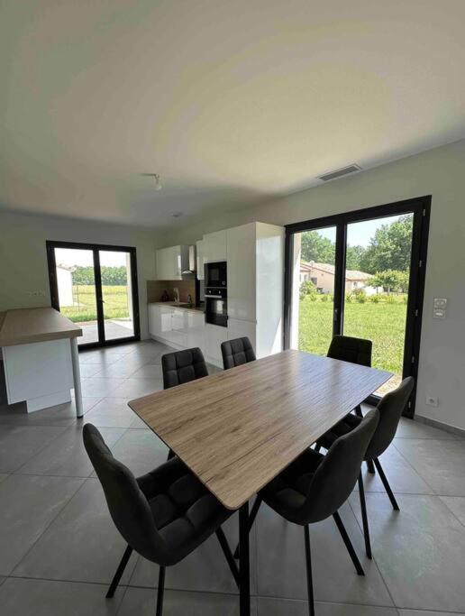 Superbe Maison Chaleureuse Orgueil Luaran gambar